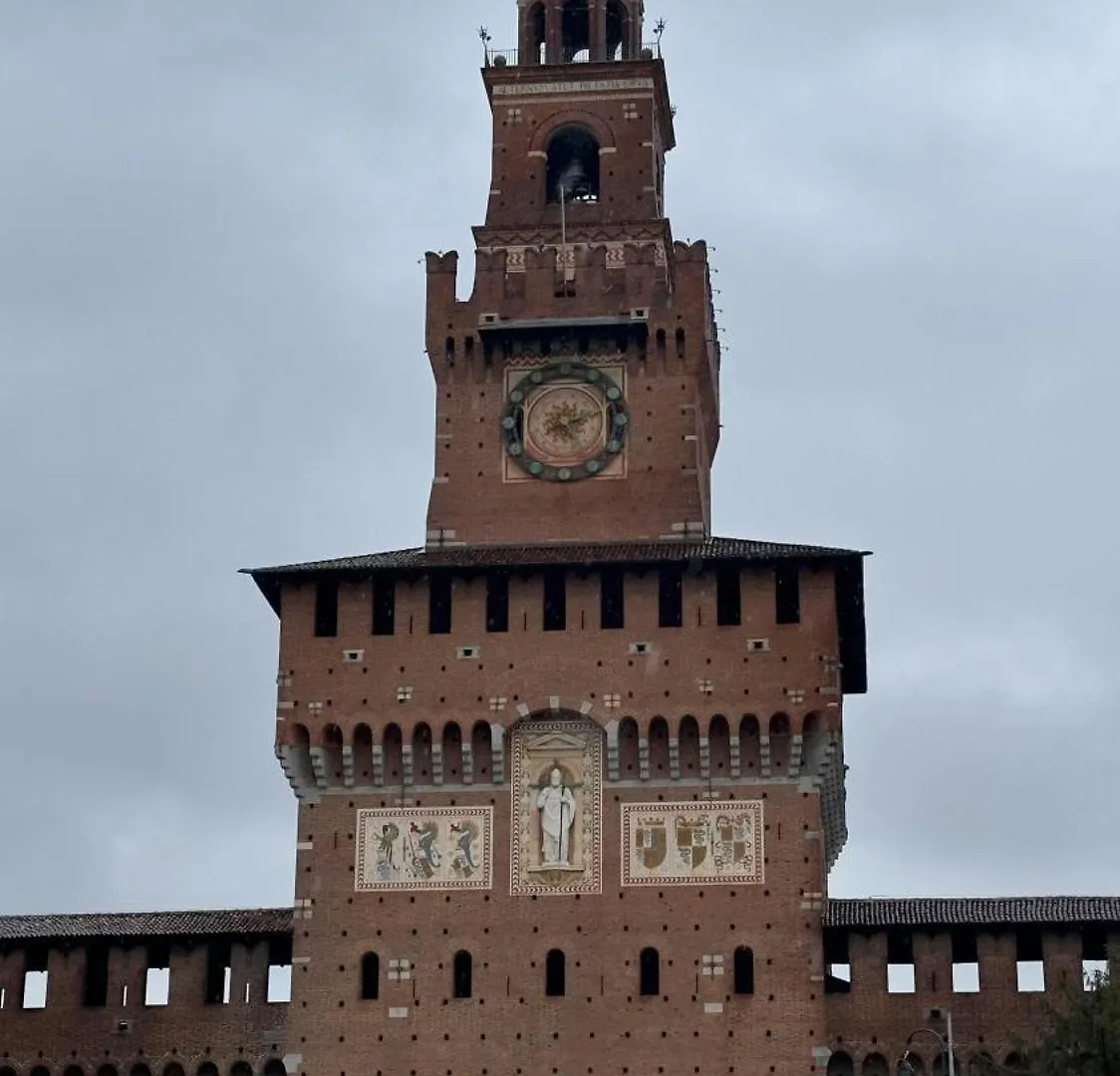 Bellissimo Mini Appartamento A Tema Bandiera Italiana, Potente Wi-Fi, 3 Linee Metropolitane Dietro Casa, Collegato Direttamente Con Aeroporto Di Malpensa E Rho Fiera ميلان