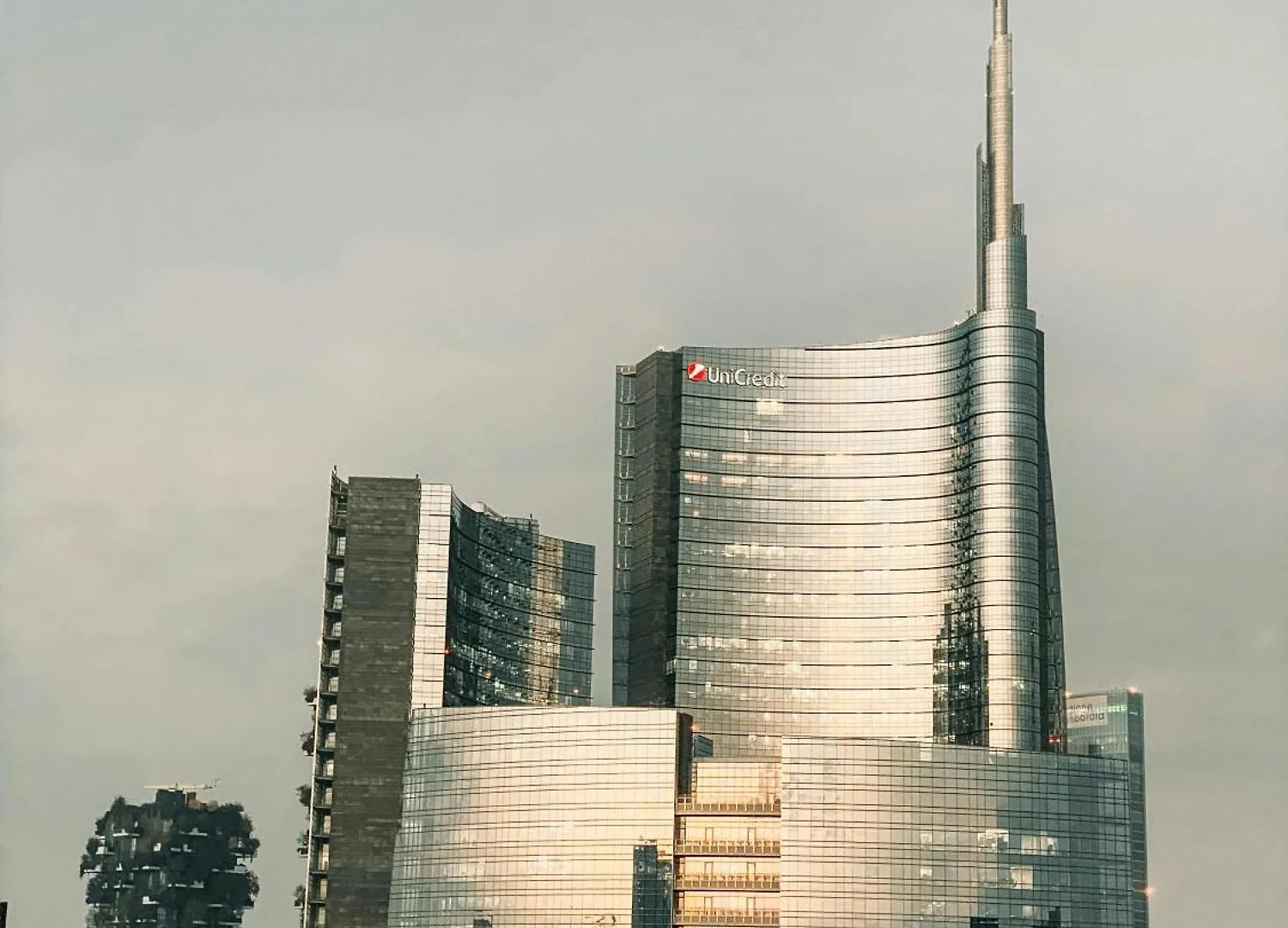 Bellissimo Mini Appartamento A Tema Bandiera Italiana, Potente Wi-Fi, 3 Linee Metropolitane Dietro Casa, Collegato Direttamente Con Aeroporto Di Malpensa E Rho Fiera ميلان شقة