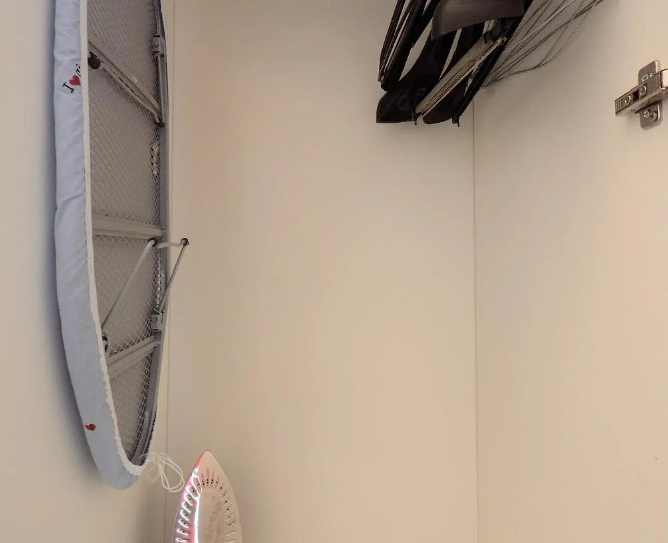 شقة Bellissimo Mini Appartamento A Tema Bandiera Italiana, Potente Wi-Fi, 3 Linee Metropolitane Dietro Casa, Collegato Direttamente Con Aeroporto Di Malpensa E Rho Fiera ميلان