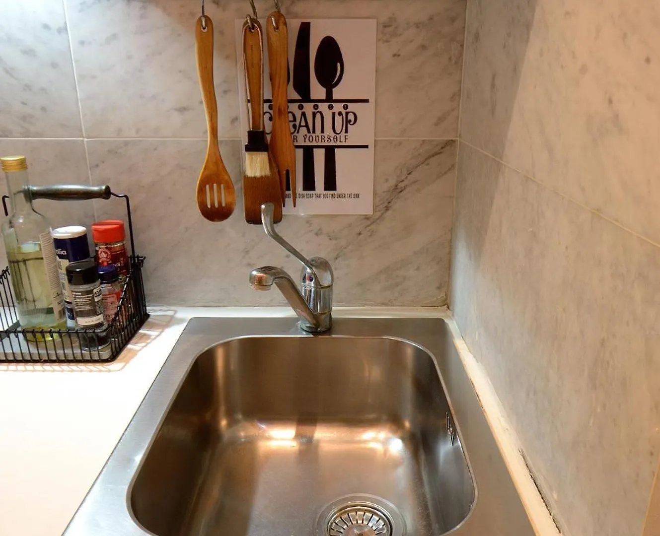 Bellissimo Mini Appartamento A Tema Bandiera Italiana, Potente Wi-Fi, 3 Linee Metropolitane Dietro Casa, Collegato Direttamente Con Aeroporto Di Malpensa E Rho Fiera ميلان إيطاليا