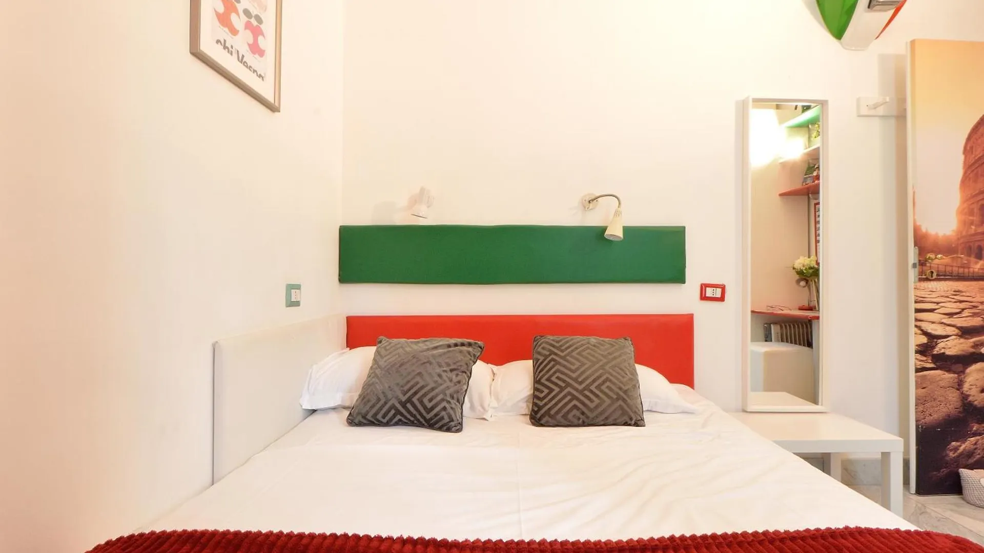 Bellissimo Mini Appartamento A Tema Bandiera Italiana, Potente Wi-Fi, 3 Linee Metropolitane Dietro Casa, Collegato Direttamente Con Aeroporto Di Malpensa E Rho Fiera ميلان 0*,