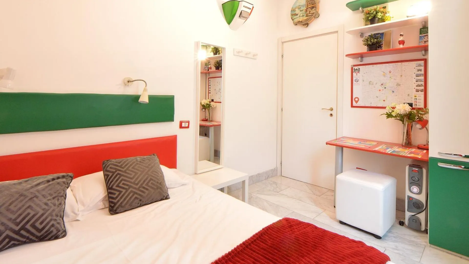 Bellissimo Mini Appartamento A Tema Bandiera Italiana, Potente Wi-Fi, 3 Linee Metropolitane Dietro Casa, Collegato Direttamente Con Aeroporto Di Malpensa E Rho Fiera ميلان شقة
