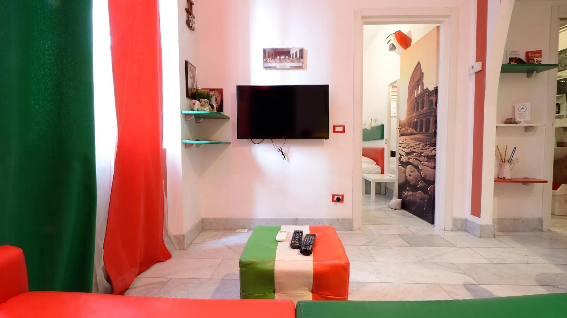 شقة Bellissimo Mini Appartamento A Tema Bandiera Italiana, Potente Wi-Fi, 3 Linee Metropolitane Dietro Casa, Collegato Direttamente Con Aeroporto Di Malpensa E Rho Fiera ميلان إيطاليا