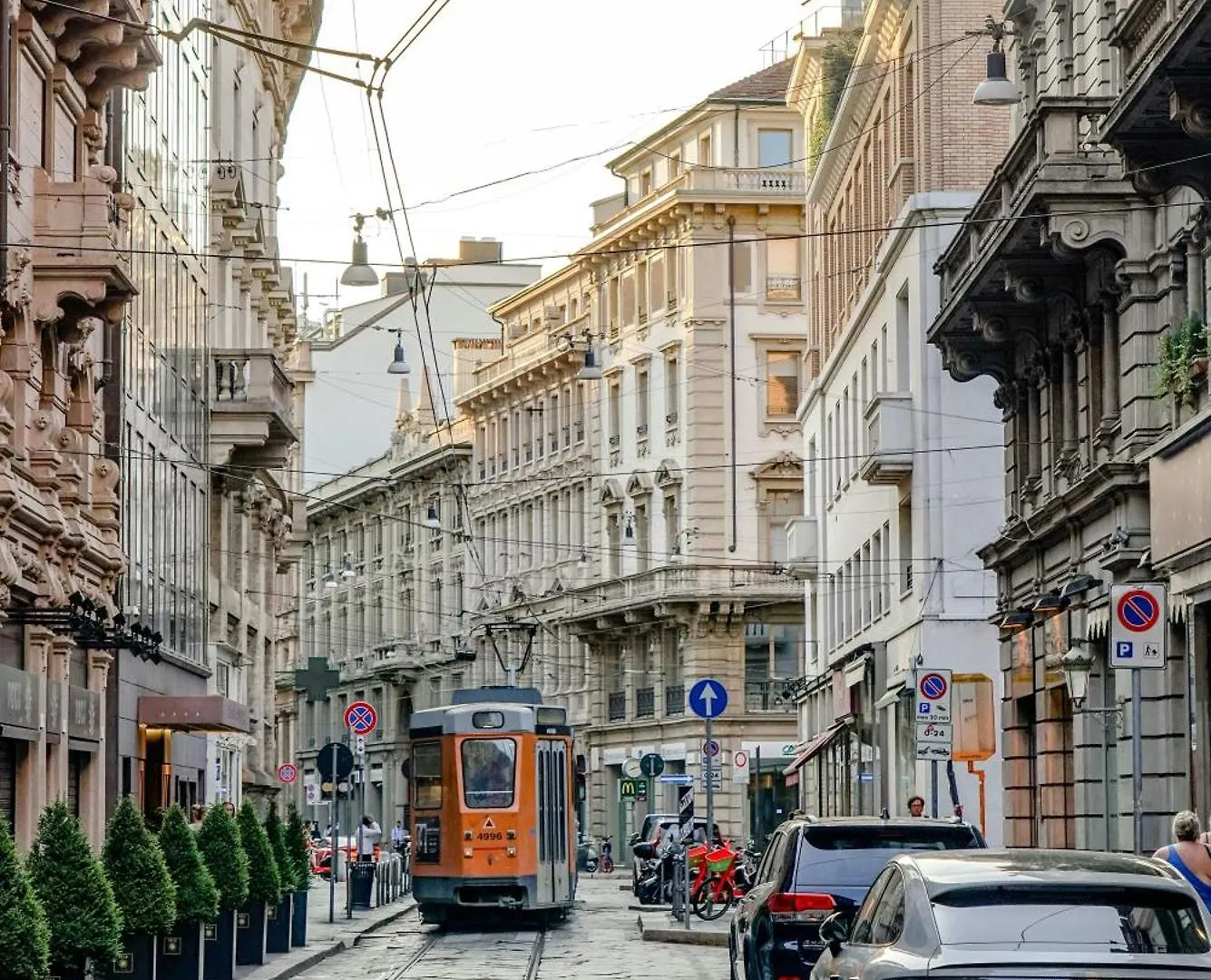 מילאנו Bellissimo Mini Appartamento A Tema Bandiera Italiana, Potente Wi-Fi, 3 Linee Metropolitane Dietro Casa, Collegato Direttamente Con Aeroporto Di Malpensa E Rho Fiera