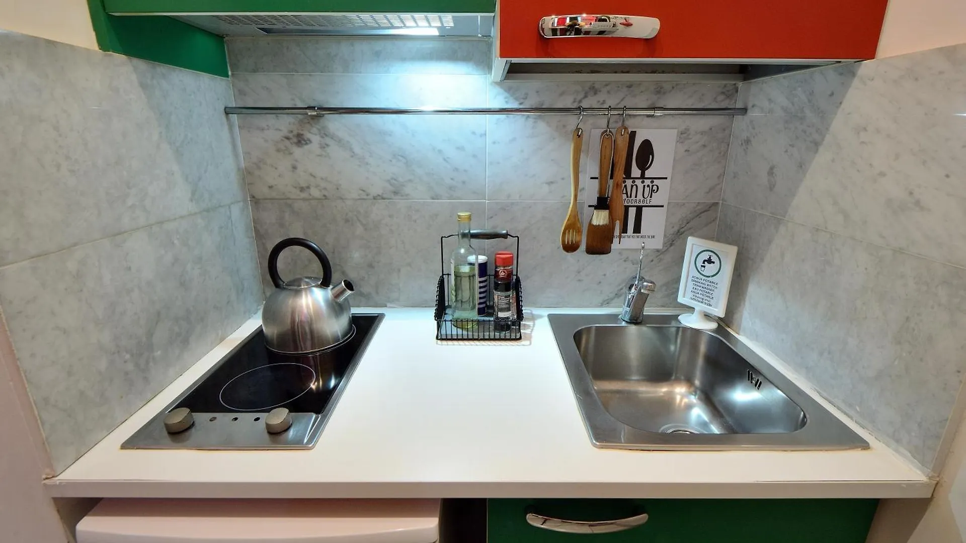 מילאנו Bellissimo Mini Appartamento A Tema Bandiera Italiana, Potente Wi-Fi, 3 Linee Metropolitane Dietro Casa, Collegato Direttamente Con Aeroporto Di Malpensa E Rho Fiera 0*,