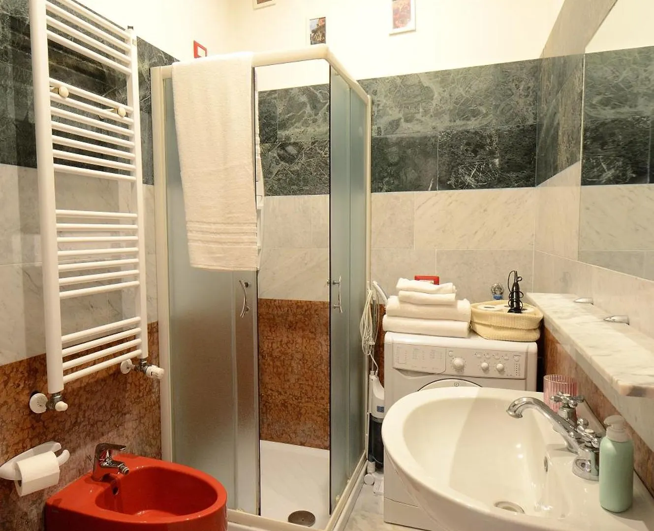 מילאנו Bellissimo Mini Appartamento A Tema Bandiera Italiana, Potente Wi-Fi, 3 Linee Metropolitane Dietro Casa, Collegato Direttamente Con Aeroporto Di Malpensa E Rho Fiera